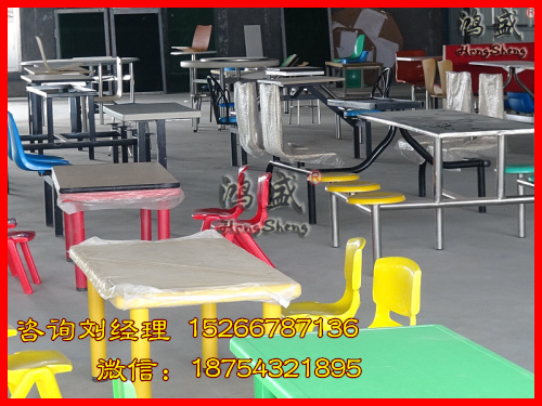 专业生产枣庄市河口区餐桌椅生产厂家-不锈钢食堂餐桌椅发货现场